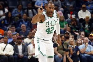 還沒搞定庫明加！隊記：霍福德和其他老將正悄悄要勇士的明確答復