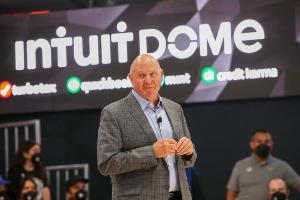 TA名記：鮑爾默至今仍擔(dān)任聯(lián)盟總督委員會審計委員會主席