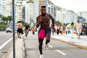 這是51歲？澤-羅伯托曬跑步照身材炸裂，腹肌如同刀刻斧鑿！