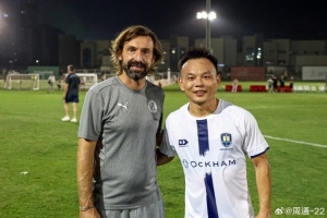 周通曬與皮爾洛合影：見到兒時的偶像??