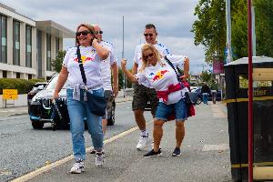 差評！女子為丈夫網(wǎng)購利茲聯(lián)官方新款裝備，卻收到XXXL桑德蘭球衣