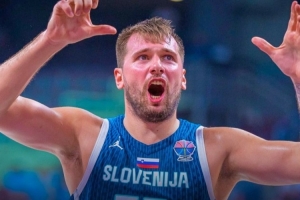 東契奇：我就因喊“喂”就吃個T 三節領四犯&這輩子沒遇到這種事