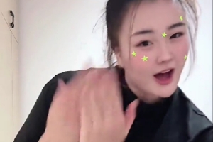 有趣的靈魂！劉禹彤曬搞怪視頻 此前報道加盟上海女籃