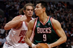 楊毅：易建聯身體素質好&投籃準&爆發力夠 但他成為不了馬爾卡寧