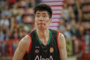 西乙第二戰！余嘉豪砍下17分&末節曾進關鍵三分 球隊加時惜敗1分