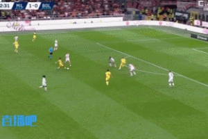 希門尼斯單刀晃過門將，結果近乎空門機會直擊立柱！