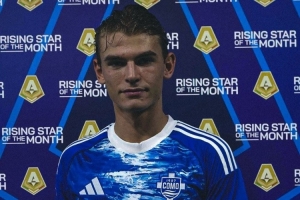 兩場1球1助！對陣熱那亞賽前，尼科-帕斯領取意甲8月最佳新星獎