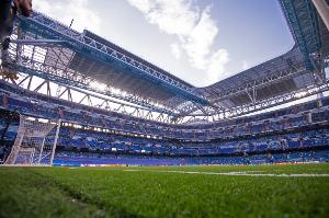 科貝電臺：一些馬賽球迷試圖無票溜進伯納烏球場，被警方發現