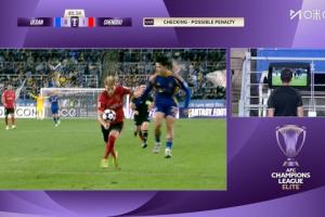 有驚無險！萊切特禁區內二次反彈球打手，主裁回看后維持不給點