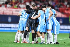 博主：河南隊今日乘高鐵前往武漢備戰聯賽，球隊距離保級越來越近