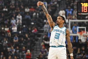 隊記：黃蜂裁掉后衛(wèi)杰弗里斯 下賽季薪資270萬無保障