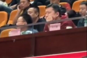 中國女籃熱身賽對陣尤文圖特女籃 王治郅現身觀戰