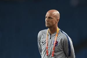 苗原：國足選帥小克魯伊夫、52歲的奧斯卡-加西亞已提交報名