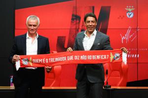 英超舊將：穆里尼奧總是這樣，上任→和媒體+主席鬧翻→拿解約金