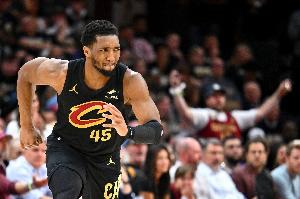 備戰新賽季！米切爾邀請新秀和兩位雙向合同年輕球員到家里訓練