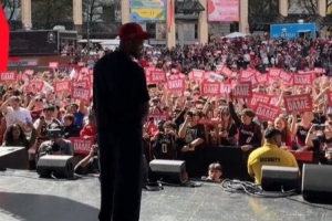 家的感覺！開拓者曬利拉德波特蘭參加活動(dòng)盛況：最甜蜜的重逢