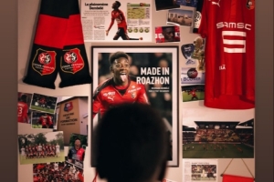 同隊青訓！卡馬文加轉發雷恩海報祝賀登貝萊獲金球獎