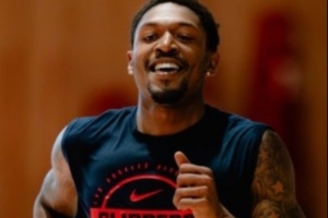 祖巴茨：比爾就是一個得分機器 他在快船的適配度會高于在太陽！