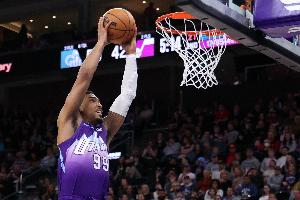 記者：爵士裁小馬丁最多可釋放1050萬空間 但目前仍處于超帽狀態