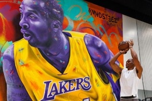 未來在哪兒？威少近期訓(xùn)練照曝光 身旁科比與喬丹的背景墻矚目