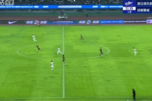 蓉城上半場補時兩獲良機，廖榮祥射門被趙博撲出，浙江再扳一球