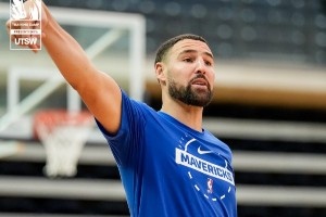 獨行俠曬球隊訓練照 濃眉已經戴上護目鏡 克萊弗拉格齊亮相