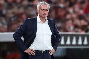 球迷鼓掌致敬！穆帥：感謝，他們屬于我的歷史我也屬于他們的歷史