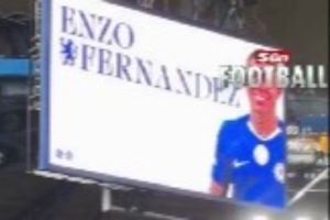 遭狂噓！主持人賽前介紹恩佐，本菲卡球迷瘋狂報以噓聲