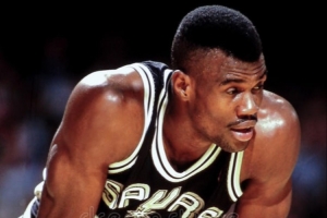 誰是NBA歷史上最快的五號位？楊毅：大衛-羅賓遜可以稱得上吧