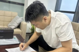 與貝帥重聚！媒體人：黃榮奇與南京同曦簽下的是一年C類合同