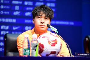 新秀+1！泰山小將齊千程參加賽前發布會，將進入本輪中超比賽名單