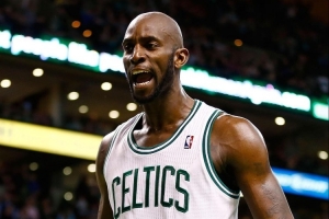 文班：與KG訓(xùn)練很有意思 他對(duì)隊(duì)友/對(duì)手/裁判/媒體關(guān)系有獨(dú)到見(jiàn)解