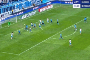 英博連續解圍未成功，阿齊茲爆射破門，西海岸1-0領先英博！