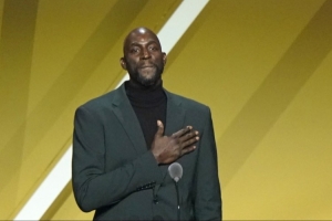 加內(nèi)特：年輕球員需要自律和堅(jiān)持 不知道有沒(méi)有人教過(guò)他們這些