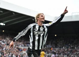 沃爾特瑪?shù)录用饲叭齻€(gè)英超主場都進(jìn)球，紐卡隊(duì)史第三人