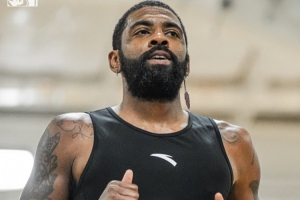 全員參與&保持專注！獨行俠官方曬球隊訓(xùn)練照