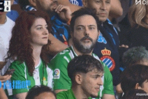 名場面+1安東尼場邊“指導”主帥佩萊格里尼 佩工連連點頭