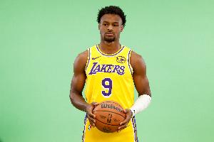 媒體人：布朗尼是NBA垃圾時(shí)間里絕對(duì)的GOAT 當(dāng)之無愧