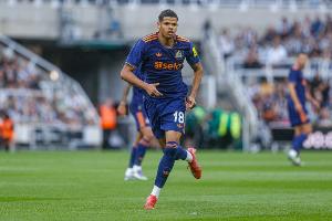 德天空：法蘭克福仍在關注紐卡前鋒奧蘇拉，考慮冬窗租借球員