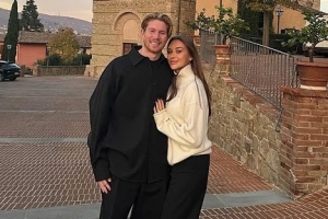 郵報談德布勞內那不勒斯生活：場下受英雄般歡迎，場上卻仍需適應