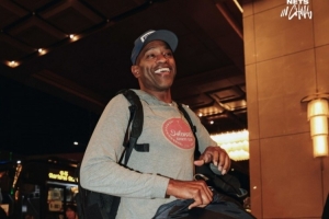 籃網已抵達澳門備戰中國賽！球隊名宿卡特也來了！