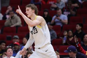 去年沒送走！美記：爵士對交易馬爾卡寧持非常開放的態度！