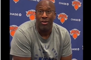 邁克-布朗談尼克斯與字母傳聞：我不會(huì)慘和這類事情 只專注于球隊(duì)