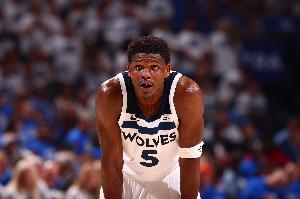 三分沒開！愛德華茲上半場15投6中&三分5中1 得到17分1板2助