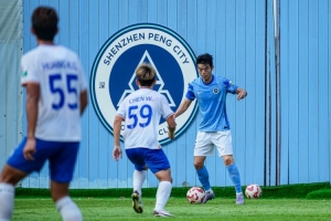 熱身賽深圳新鵬城1-2深圳二零二八，比賽以技戰術演練為目的