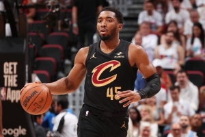 Spears：米切爾說(shuō)騎士已得到了經(jīng)驗(yàn) 他被2016年的冠軍所激勵(lì)