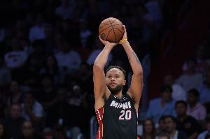 打打輔助！李凱爾16分鐘送出6次助攻 3中1拿到2分&另有2板2帽