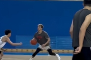 韓德君也在！郭艾倫曬在遼寧訓(xùn)練館打球視頻：新賽季快來吧