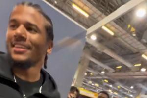 中國球迷教杰倫-格林用中文說：護林員 Niu Be