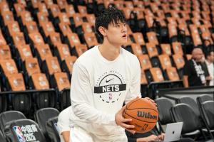 今年兩場NBA中國賽 曾凡博首戰10分鐘0出手1搶斷 次戰枯坐冷板凳